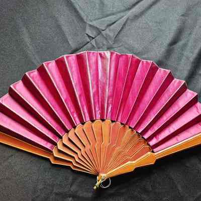 Women's Fan