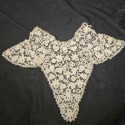 Crocheted Collar