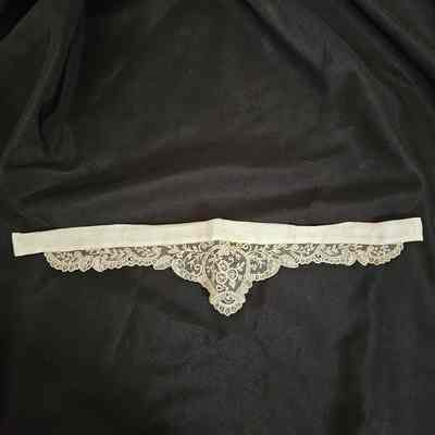 White Lace Collar