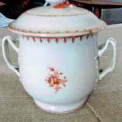 Sugar Bowl with its lid: 2012.17.2.A-B