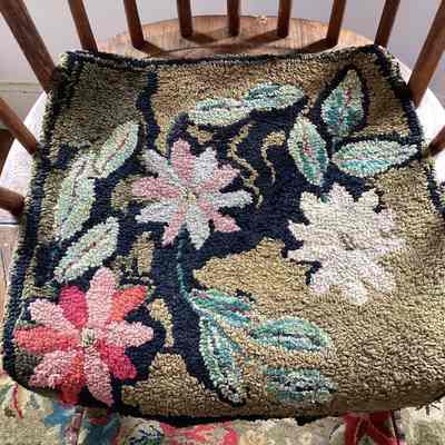 Hooked Chair Seat Mat