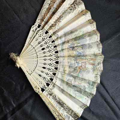 Women's Fan