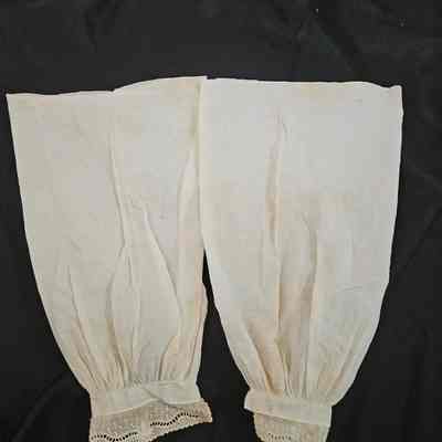 White Sleeves with Scallop Trim