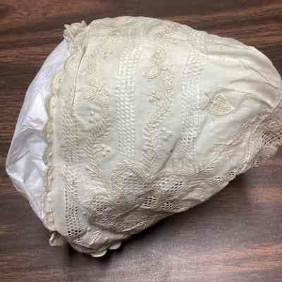 Infant’s Bonnet