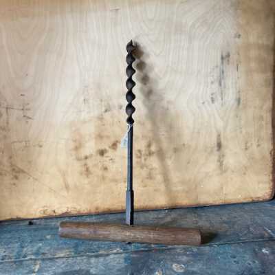 Cross-handled Spiral Auger