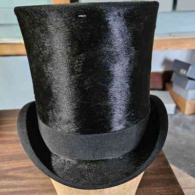 Black Top Hat