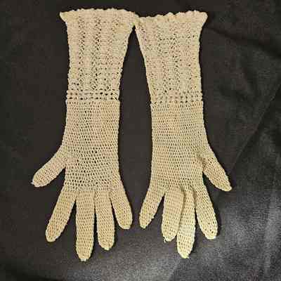 White Crocheted Gloves