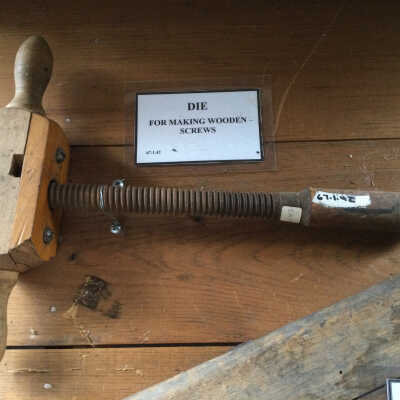 Die with Sample Screw