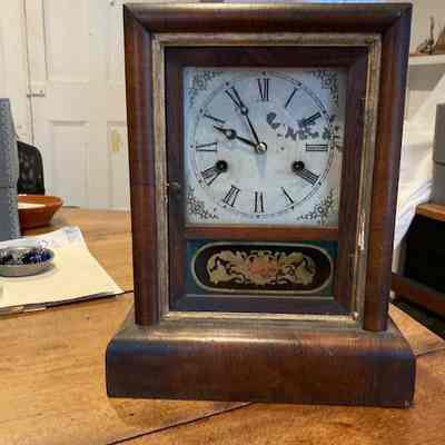 Shelf Clock