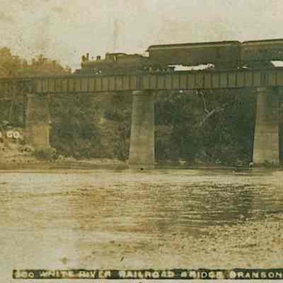 Photo of Missouri Pacific Railroad bridge over White River near Hollister, MO