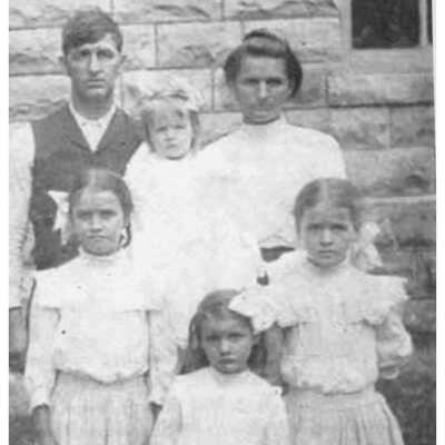 Photo of Alva and Cora Howard with daughters Ethel, Edith, Ruby and Nezzie before a tornado destroyed Melva
