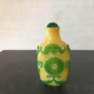 Snuff bottle green and yellow Bejing Glass