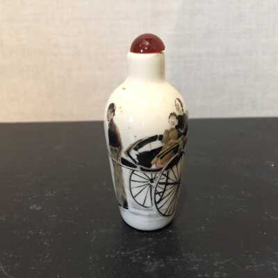 Snuff Bottle with Rickshaw 光绪年制