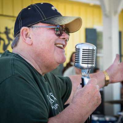 2015 Bryan Gowland at the Busker Festival