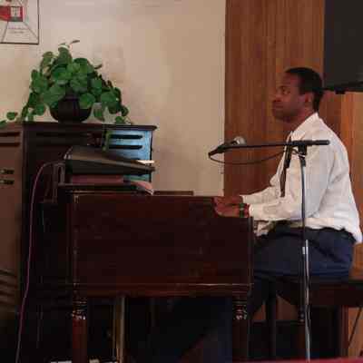 New Hope Baptist Church Pianist