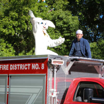 Easter Bunny on Firetruck 1