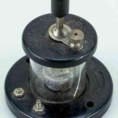 Pacent Crystal Detector Stand No. 30