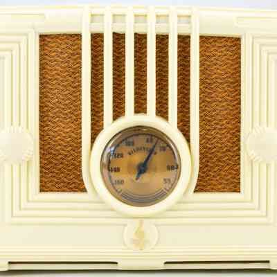 Emerson Standard Broadcast Radio