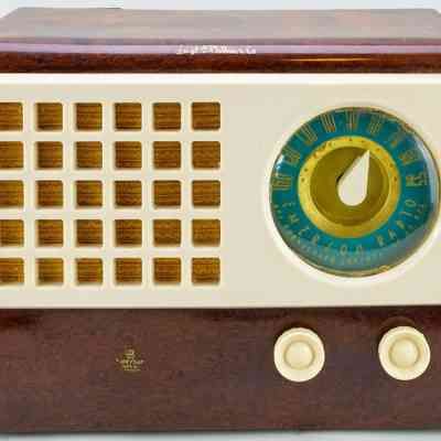 Emerson Standard Broadcast Radio