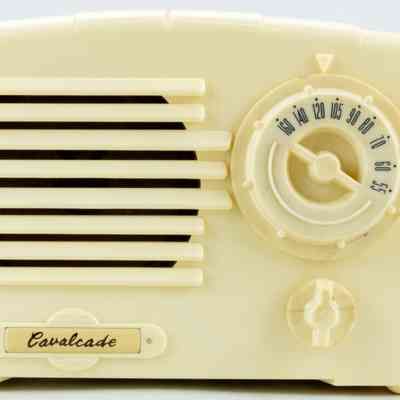 Admiral Cavalcade Radio