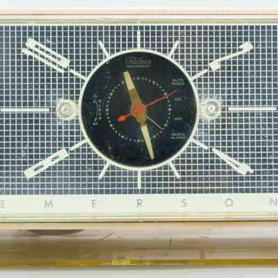Emerson Broadcast Band Clock Radio