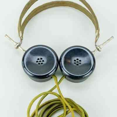 Nathaniel Baldwin Radio Head-Set