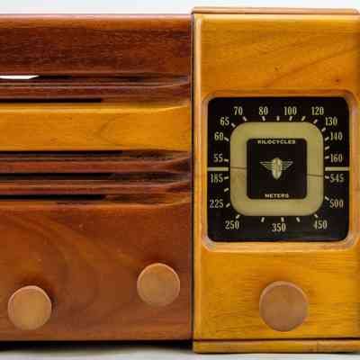 Stewart Warner Standard Broadcast Band Radio Receiver