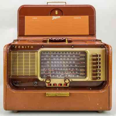 Zenith B-600L Trans-Oceanic Shortwave Radio