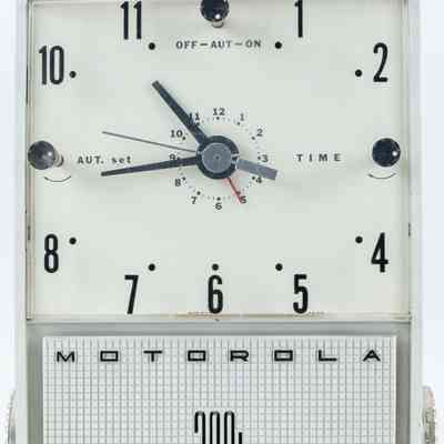 Motorola AM Clock Radio