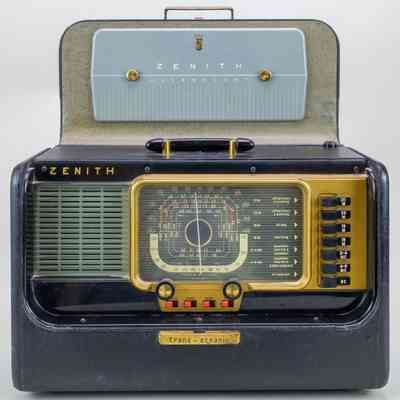 Zenith H500 Trans-Oceanic Shortwave Radio