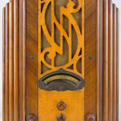 Stewart Warner Standard Broadcast Radio Receiver