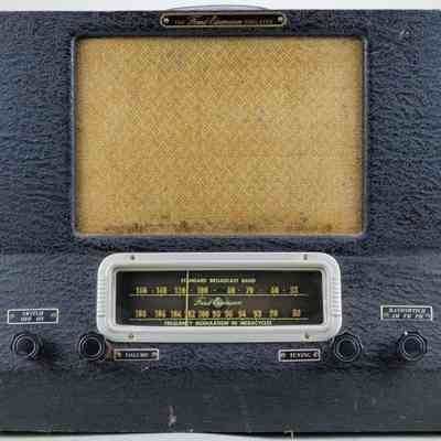 Freed-Eisemann "Educator" Standard Broadcast Radio Receiver