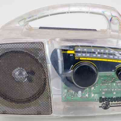 Discovery Channel Transparent Solar/Wind-up Radio