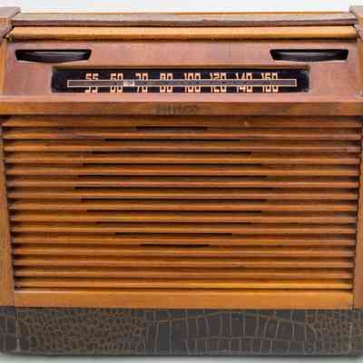 Philco Standard Broadcast Band Radio Receiver