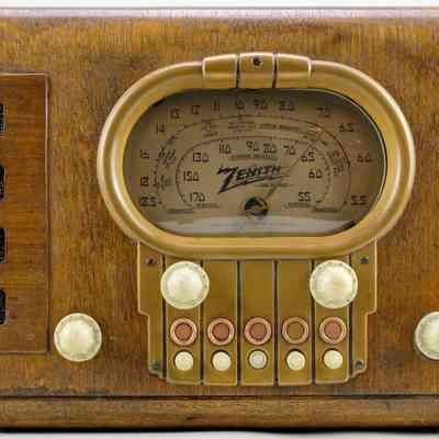 Zenith Standard Broadcast/SW Radio