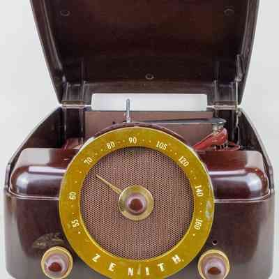 Zenith Cobramatic Standard Broadcast & Phonograph