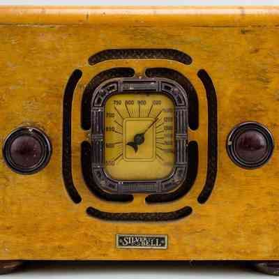Silver Bell Tabletop Radio