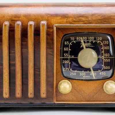 Zenith AM Radio Receiver