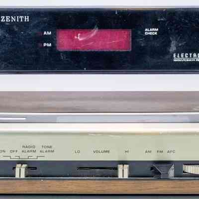 Zenith AM/FM Clock Radio