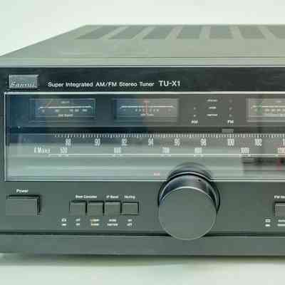 Sansui AM/FM Stereo Tuner