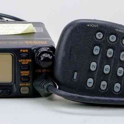 Yaesu FT-8100R Transceiver