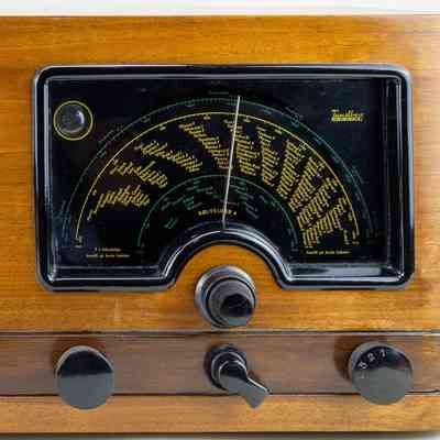 Tandberg LW/SW/AM Radio Receiver