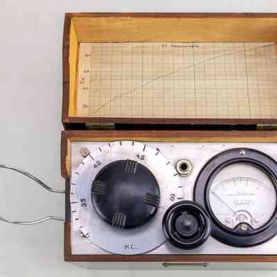Frank C. Jones Frequency Meter