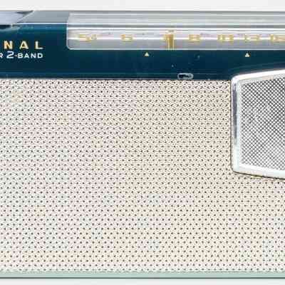 National 7 Transistor 2 Band Radio