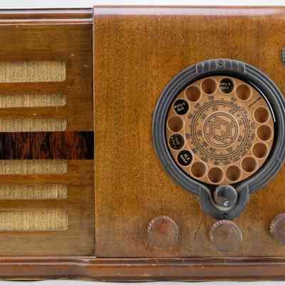 Airline Standard Broadcast/SW Radio