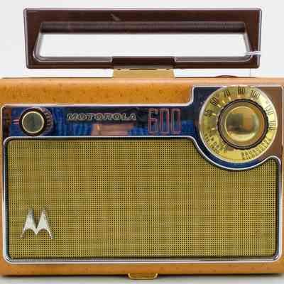 Motorola 600 Portable Radio Receiver