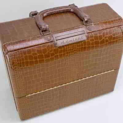 Oblique View Case Front
