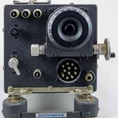 Aircraft Radio Receiver Type CW-46051A