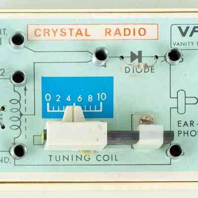 Vanity Fair Crystal Radio