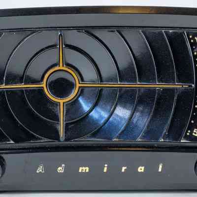 Admiral America's Smart Set AM Radio